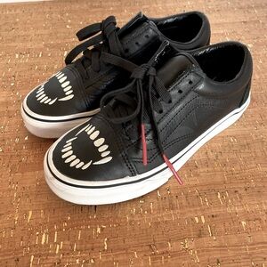 Vans Fang Black Lowtop Shoes Vampire Leather Womens 6